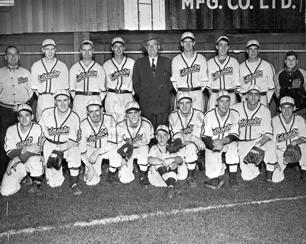 Edmonton Eskimos Team Picture - City of Edmonton Archives